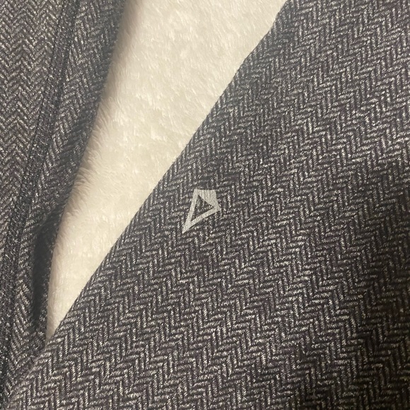 3/$60 Ivivva leggings - Picture 4 of 4